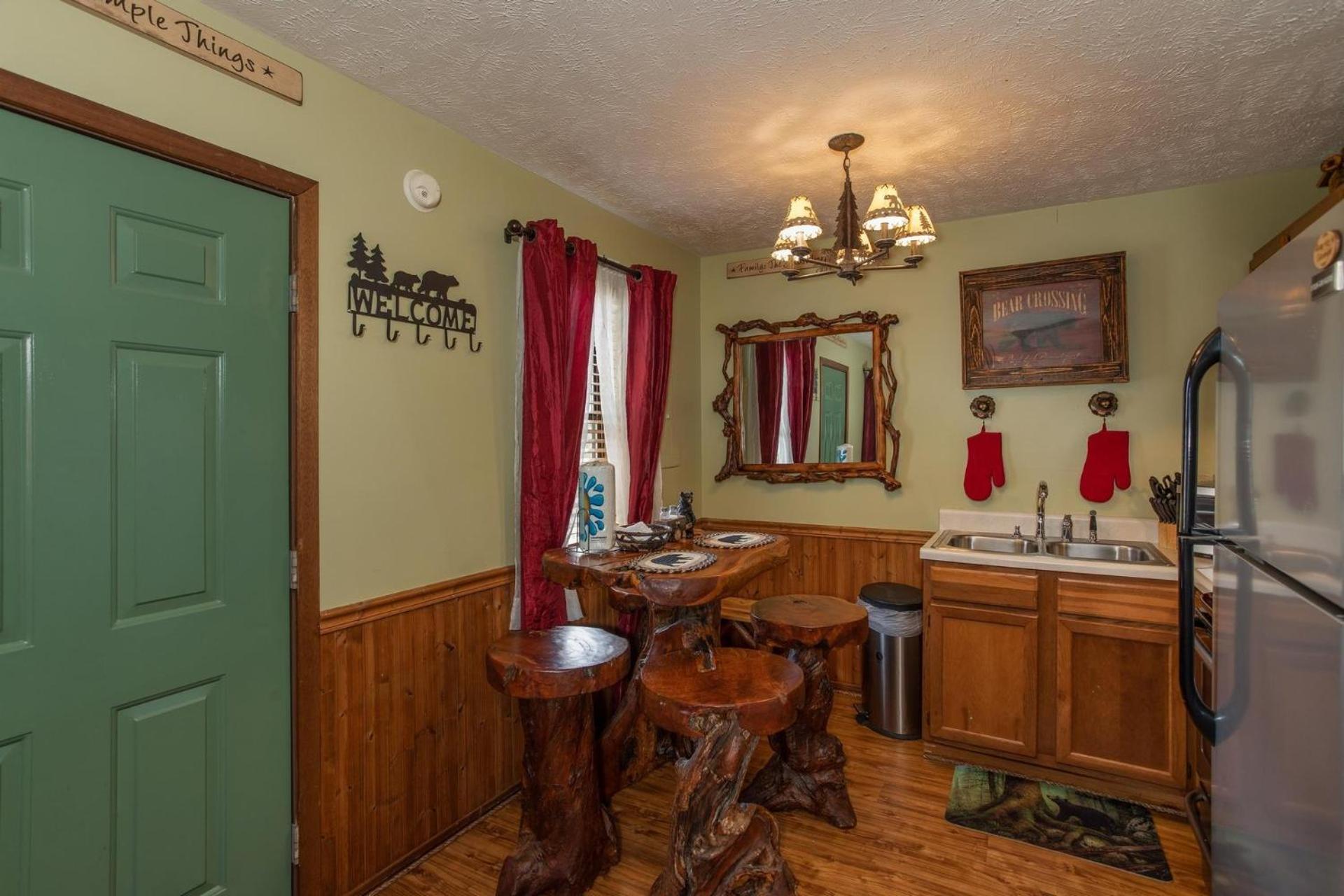 Bear Mountain Hollow-Free Dollywood Ticket- Cozy Cabin With A Hot Tub, Arcade & Deck Close To Town Pigeon Forge Zewnętrze zdjęcie