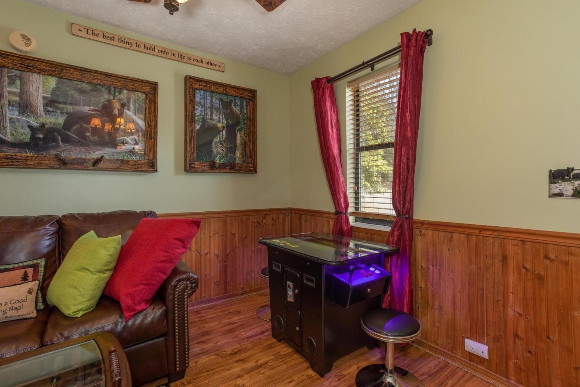 Bear Mountain Hollow-Free Dollywood Ticket- Cozy Cabin With A Hot Tub, Arcade & Deck Close To Town Pigeon Forge Zewnętrze zdjęcie