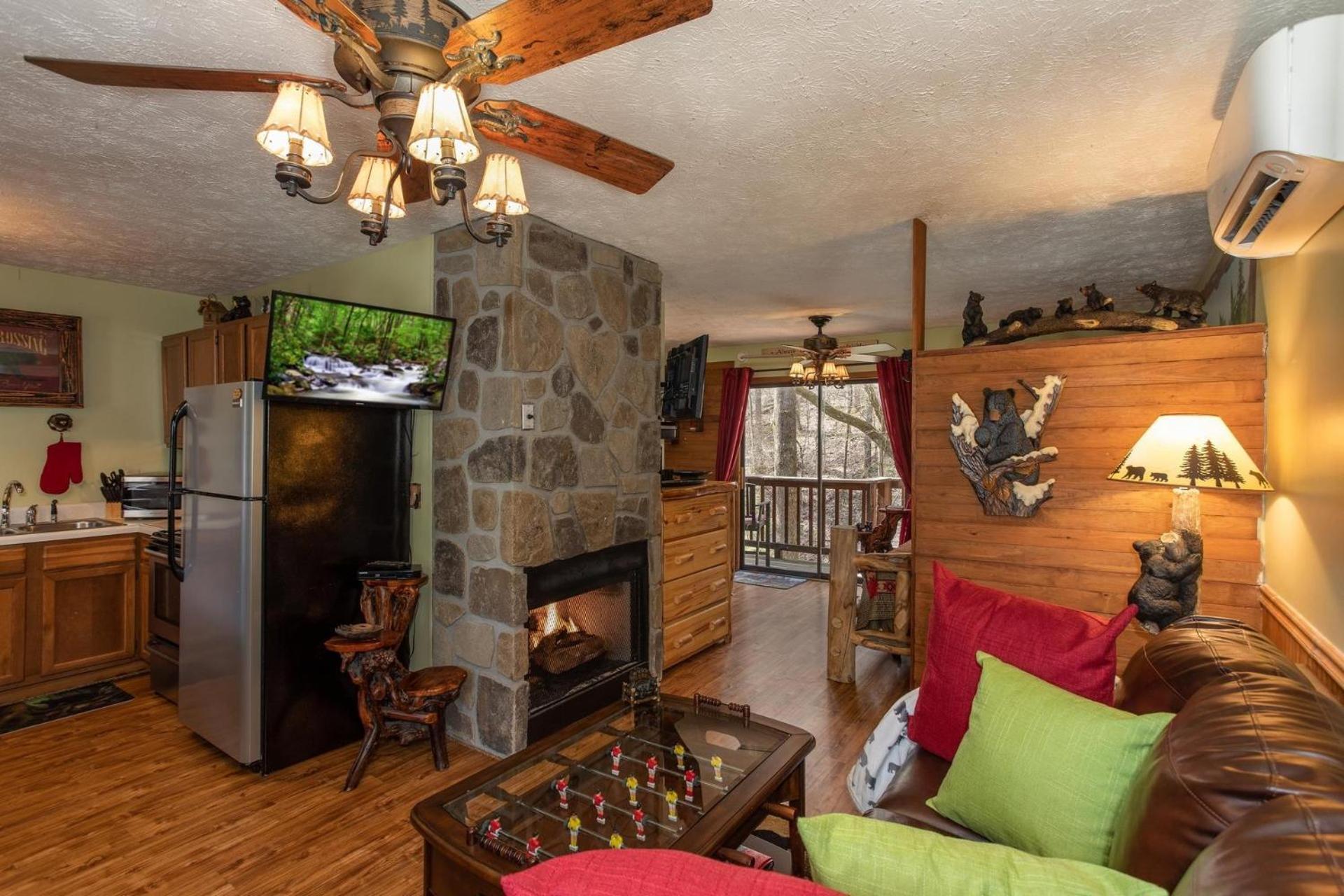 Bear Mountain Hollow-Free Dollywood Ticket- Cozy Cabin With A Hot Tub, Arcade & Deck Close To Town Pigeon Forge Zewnętrze zdjęcie